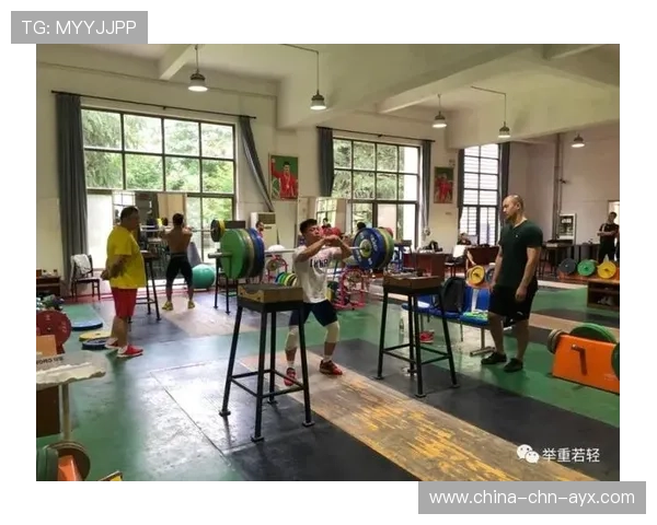 举重训练营举办家长教育与陪训规范讲座,举重训练计划 举重训练营举办家长教育与陪训规范讲座,举重训练计划